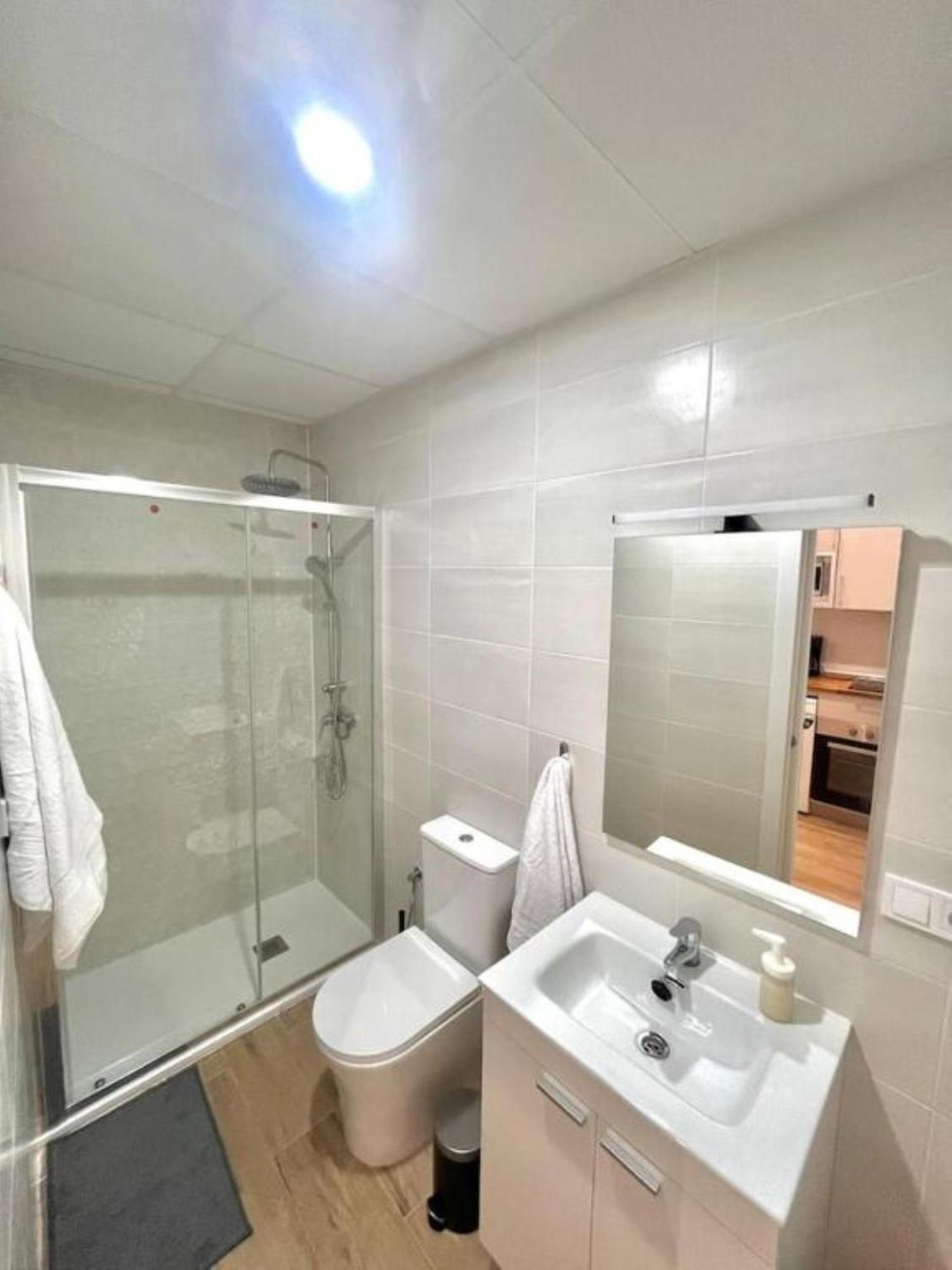 Estudio Chic Y Moderno Cerca Del Vibrante Centro De Ifema マドリード エクステリア 写真